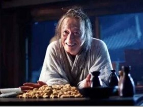 大明忠臣魏忠贤之死前谏言 :人在堂上,身不由己。我不杀人,定被人杀。老奴不过一残废之人,出身寒微,原本一无所有,更无家族支撑。其后拥有的一切权势荣光皆来自皇上恩赐。士大夫们可撑大明者千中无一。崇祯皇帝在上吊前召见清算魏忠贤的大太监曹化淳说“若忠贤在,事必不如此”崇祯听后默然无语,之后他派人把魏忠贤的坟墓重新埋葬。东林文官确实不是东西,救国不行,误国却数一数二!