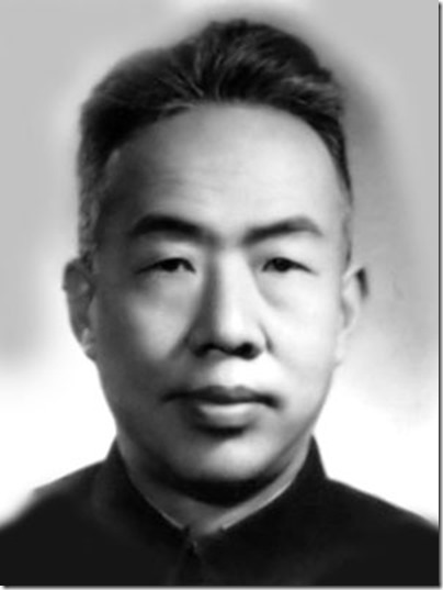 中國近代史 《南渡北歸》大師人才的選擇 人生道路選擇不同 最終海峽兩岸人物命運不同！1949年中英街歷史經典鏡頭 張愛玲跑路去美國。老舍投湖。300年出一位的大師陳寅恪被自己人3年就給嚯嚯死了！1966年 傅雷夫婦雙雙自縊 現鈔53.3元 遺言 代付9月份房租 可悲可嘆可氣！1966年 地質學家謝家榮夫婦先後加入 服藥隊！兩彈元勛姚桐斌被當街活活打死，年僅46歲，兇手10年後伏法，才判15年！錢學森，鄧稼先去農場改造了。核彈爆炸第三天去的！1968年中國香港人容國團31歲自殺 終年31歲 新中國體育界第一位世界冠軍！中國石油之父蕭光琰 1968年 不顧妻子阻攔 放棄美國優越工作條件 回國後參加建設 受盡折磨服藥自殺 年僅48歲！1968年文革期間被關押毆打後，與妻子甄素輝和女兒先後服安眠藥自殺！李政道老師束星北 愛因斯坦助手 放棄美國高薪 回國打掃20年廁所！胡適反詐大師，救不了自己留在中國大陸的兒子胡思社！胡思社 和 父親 胡適 劃清界限 胡適兒子胡思社留在中國大陸在1957年定為”右派“，經歷無盡折磨後，自縊死亡！1968年10月16日，“清理階級隊伍”時，物理學家饒毓泰在北京大學燕南園51號上吊自殺身亡。1968年10月26日，趙九章被迫害在北京服安眠藥自殺 ，享年61歲。中國計算機之父 中國第一位程序員董鐵寶放棄美國所有待遇，回國後於1968年含恨弔死在北大校門口！！！